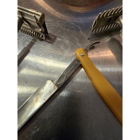 3 Antique Razors 2 safety and 1 Straight. The Straight Razor has flaws see pics - Picture 3 of 10
